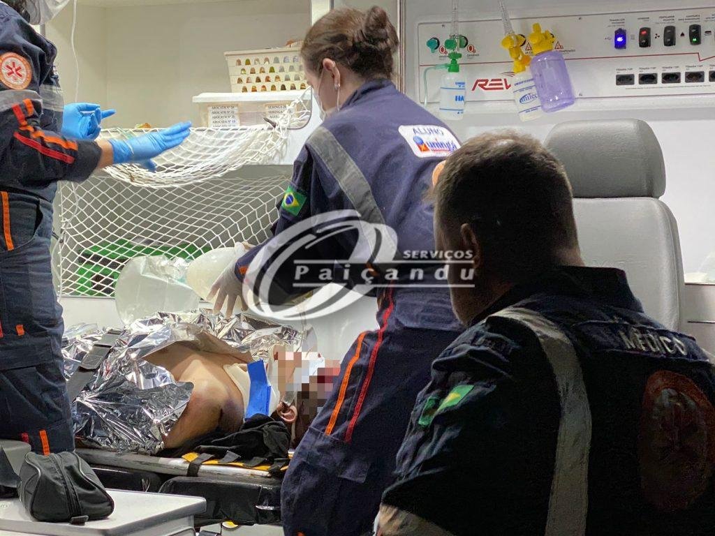 Ciclista é intubado após ser atropelado por carro em Paiçandu. Motorista fugiu sem prestar socorro