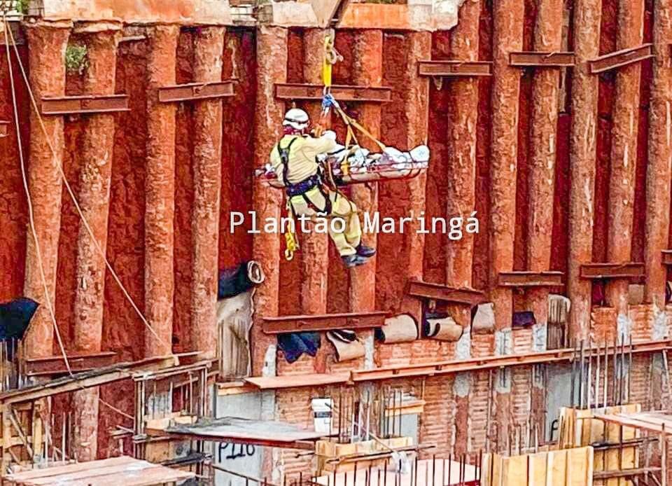Trabalhador da construção civil é intubado após cair em buraco de fundação de prédio, em Maringá