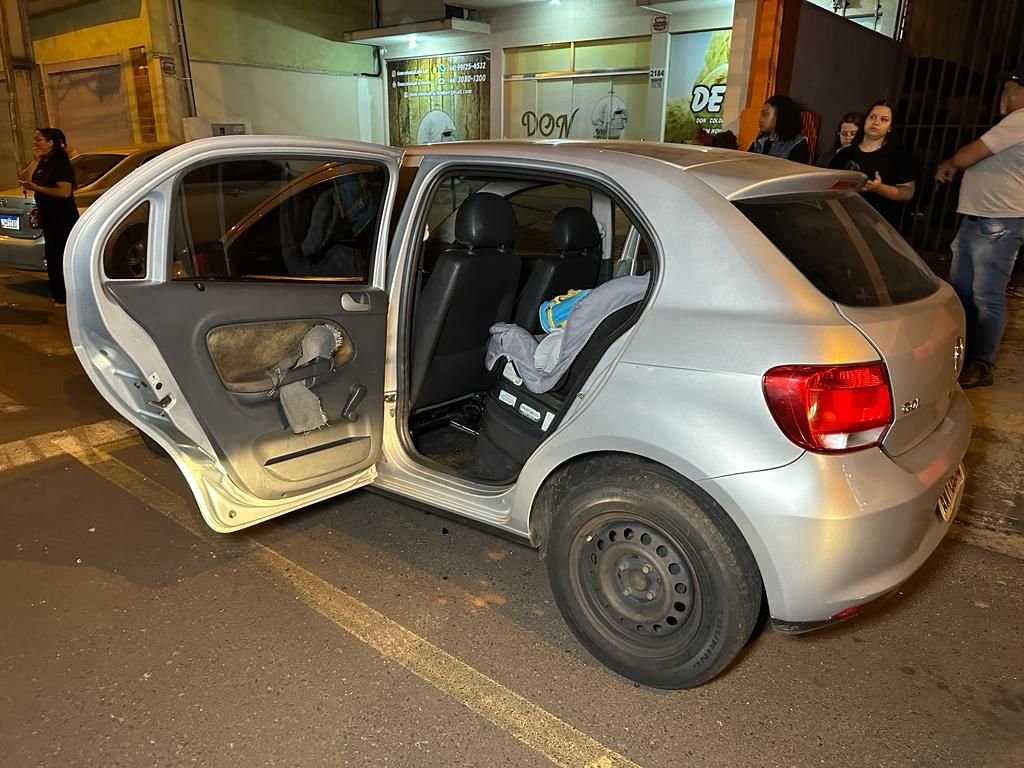 Pai e filho são atropelados por motorista com sinais de embriaguez, em Maringá.