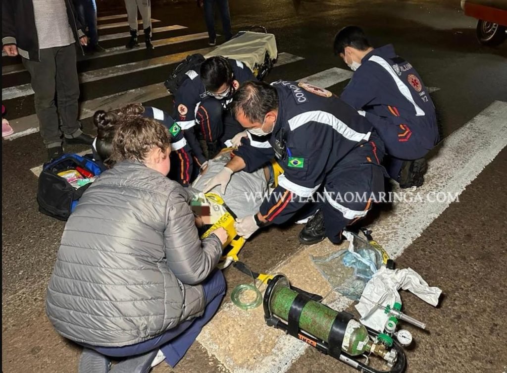 Mulher é socorrida inconsciente após ser atropelada no Contorno Sul. Motorista não parou para prestar socorro
