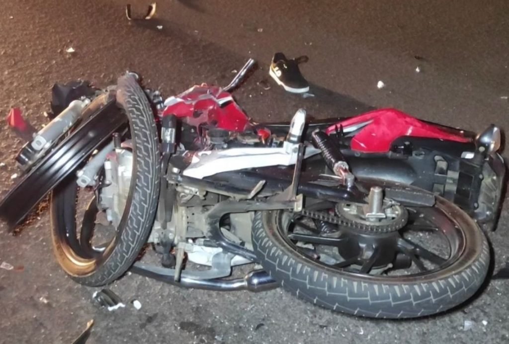 Colisão frontal mata casal na PR-323.