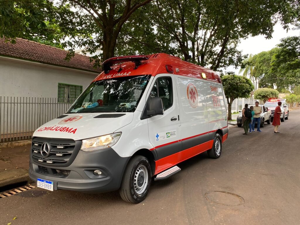 Crianças de 3 e 9 anos retornando da escola, sofrem ferimentos graves após queda de bicicleta em Paiçandu