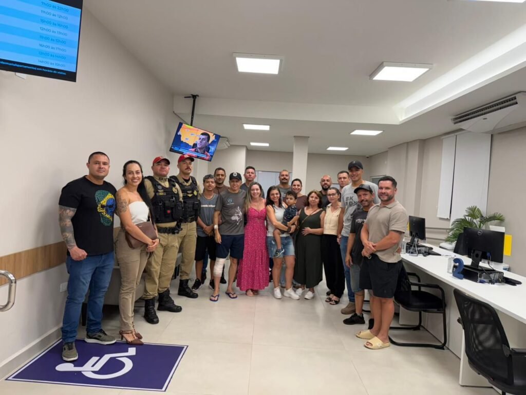 EMOÇÃO – Soldado Fábio recebe alta e deixa hospital após grave acidente na PR-323